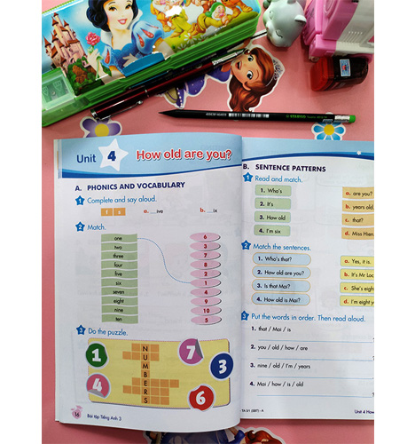 Tiếng Anh 3 - Sách Bài Tập - Ảnh 1